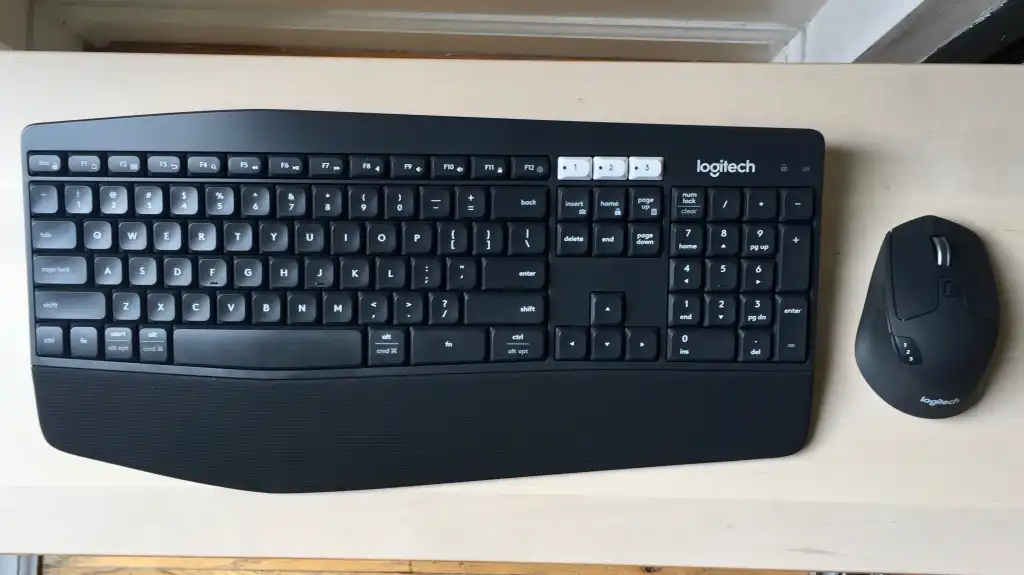 Logitech MK850 Performance Wireless Keyboard and Mouse Combo (920-008219)