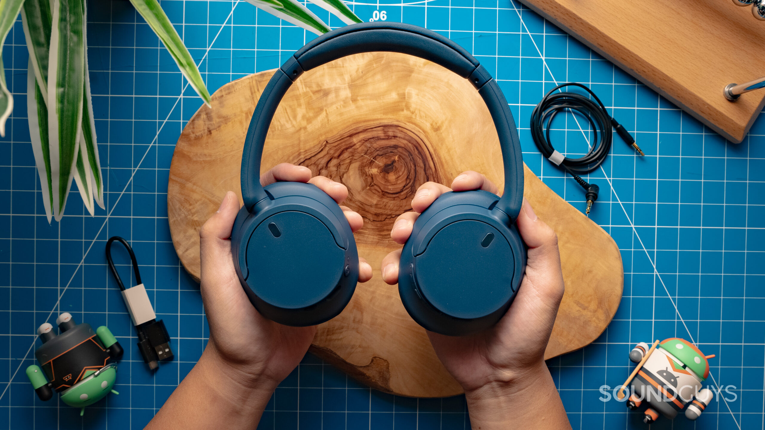 Sony WH-CH720N Wireless Noise Canceling Headphones (WH-CH720N/B)
